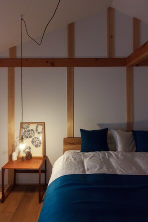 Suite, 2 chambres, vue sur le jardin, côté jardin | 2 chambres, literie de qualité, coffre-fort, bureau