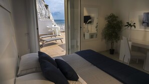 Minibar, in-room safe, soundproofing, cots/infant beds - Hotel Scialara (Vieste)