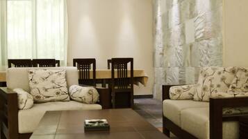 Premium bedding, minibar, soundproofing, iron/ironing board