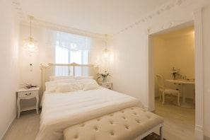 Suite Junior | Literie de qualité supérieure, coffres-forts dans les chambres, bureau