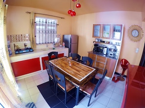 Microwave - Villa C10 (Surinam)