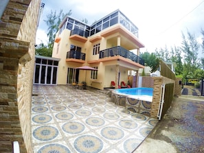 Front of property - Villa C10 (Surinam)