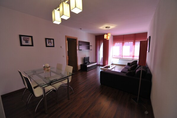 Apartment, 2 Bedrooms | Living room | Flat-screen TV - Apartamentos Turísticos Veladiez (La Lastrilla)