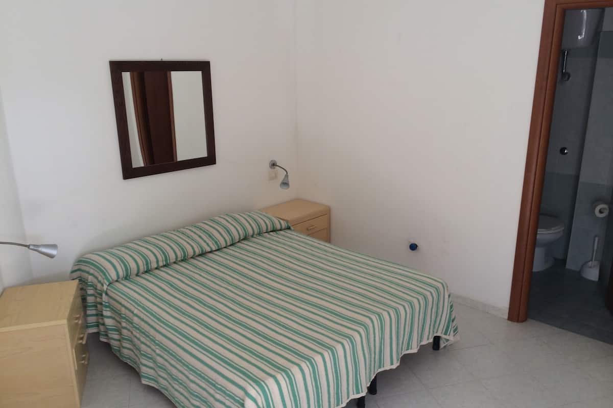 Familiekamer, 2 slaapkamers | Babybedden, extra bedden, gratis wifi, beddengoed