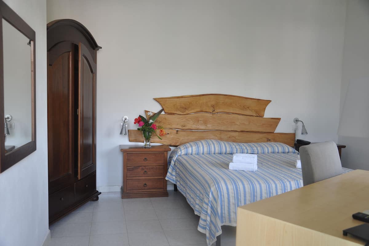 Kamer, 1 twee- of 2 eenpersoonsbedden | Babybedden, extra bedden, gratis wifi, beddengoed