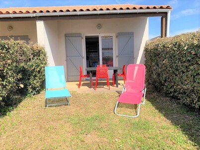 Holiday House Close to Beach, Shops & Pool in La Tranche-sur-Mer
