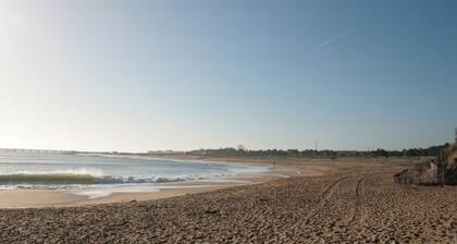 Maison de vacances prÚs plage et commerces avec jardinet, parking privé et équipements complets