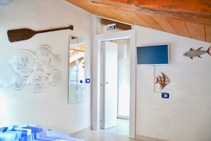 Economy Double Room | Frette Italian sheets, premium bedding, down comforters - B&B La Mansarda (Naples)