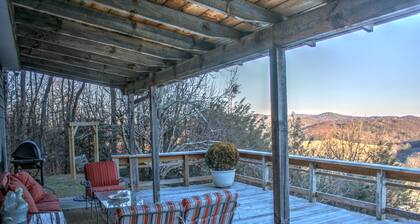 Elegant Mountain Retreat with Stunning Views