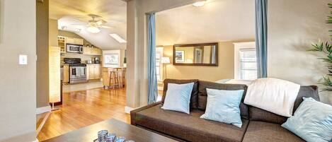 TV, fireplace, music library, stereo