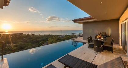 Casa de la Perla, Ocean View 4 Bedroom Home