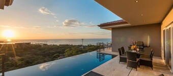 Casa de la Perla, Ocean View 4 Bedroom Home