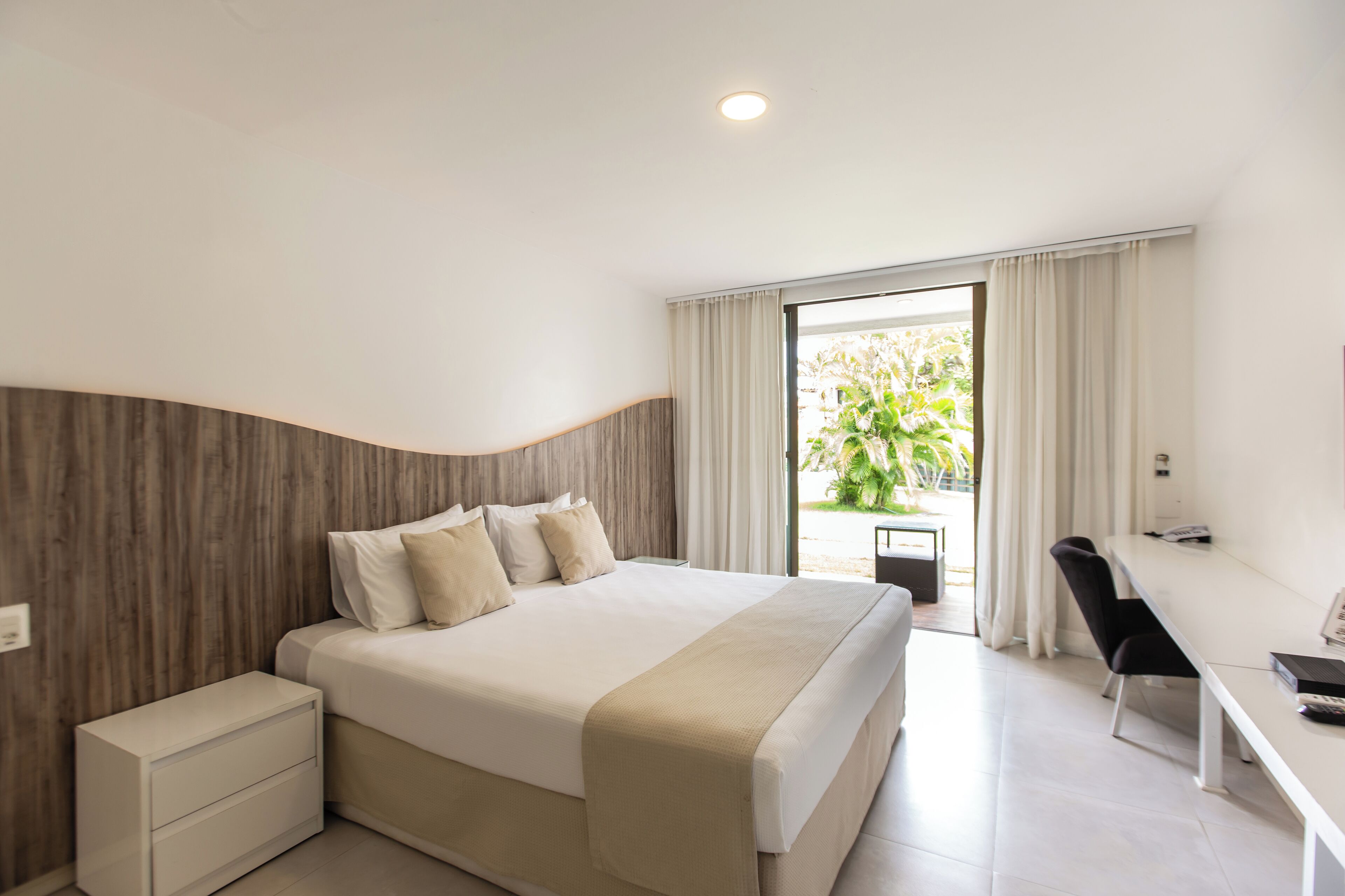 Deluxe Double or Twin Room | Minibar, in-room safe, desk, blackout drapes