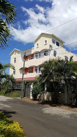Exterior - The Impala Mauritius Holiday Rentals (Mont Choisy)