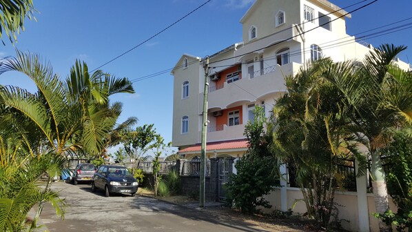 Front of property - The Impala Mauritius Holiday Rentals (Mont Choisy)