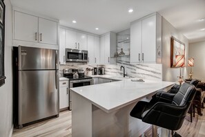 Condo, 1 Bedroom | Private kitchen