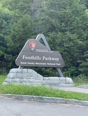 Located near the entrance to Great Smoky Mountains National Park, this property offers easy access to the Foothills Parkway.