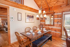 Dining - Mountain Cabin with Comfortable Accommodations (Banner Elk)