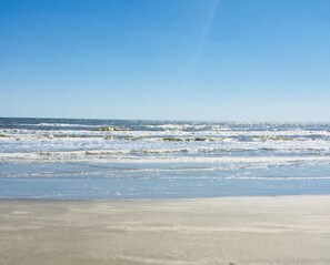 Beach nearby - Beach2Bay 3/2.5 Home with Private Swimming Pool, 4  Sun Decks, Gorgeous Retreat (Galveston)