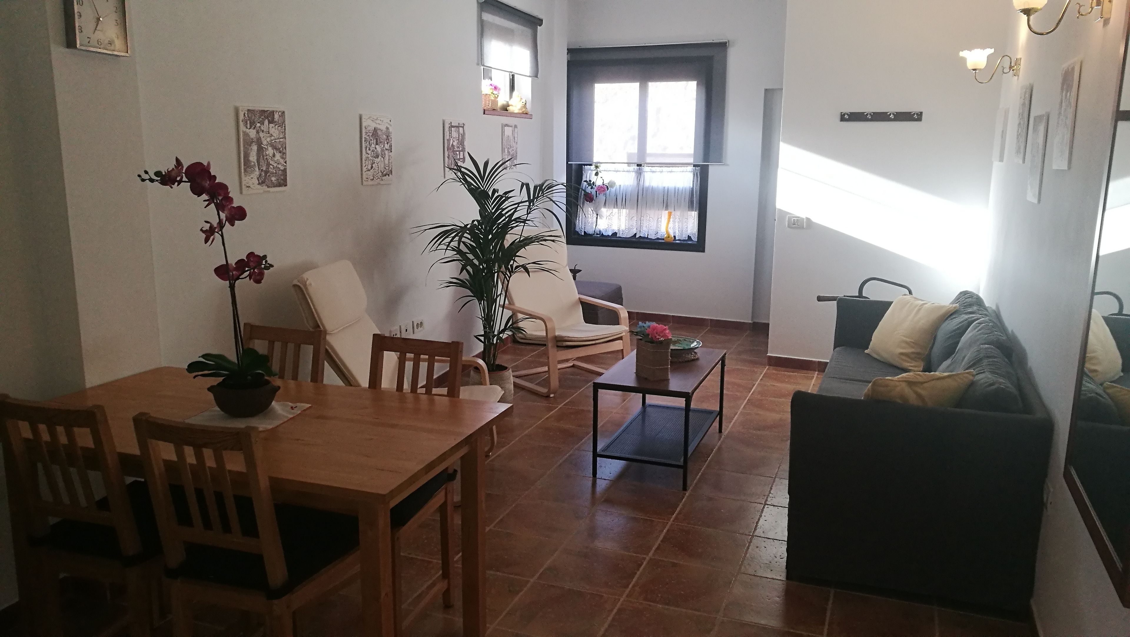 套房, 海景 (1) | 客廳 | 32-吋平面電視、有線頻道、電視