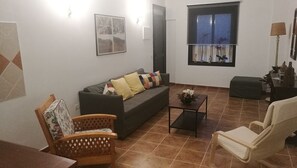 Suite, Ocean View (1) | Living room | 32-inch flat-screen TV with cable channels, TV - Emblema Suites - Adults Only (San Miguel de Abona)