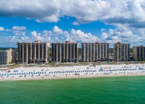 On the beach - Two Bedroom @ Phoenix 4 ~ 10th Floor (Orange Beach)