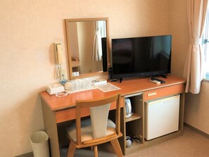 Blackout drapes, iron/ironing board, free WiFi - Urban Hotel Sanko (Chiba)