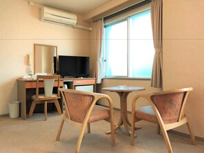 Cortinas blackout, tabla de planchar con plancha y wifi gratis