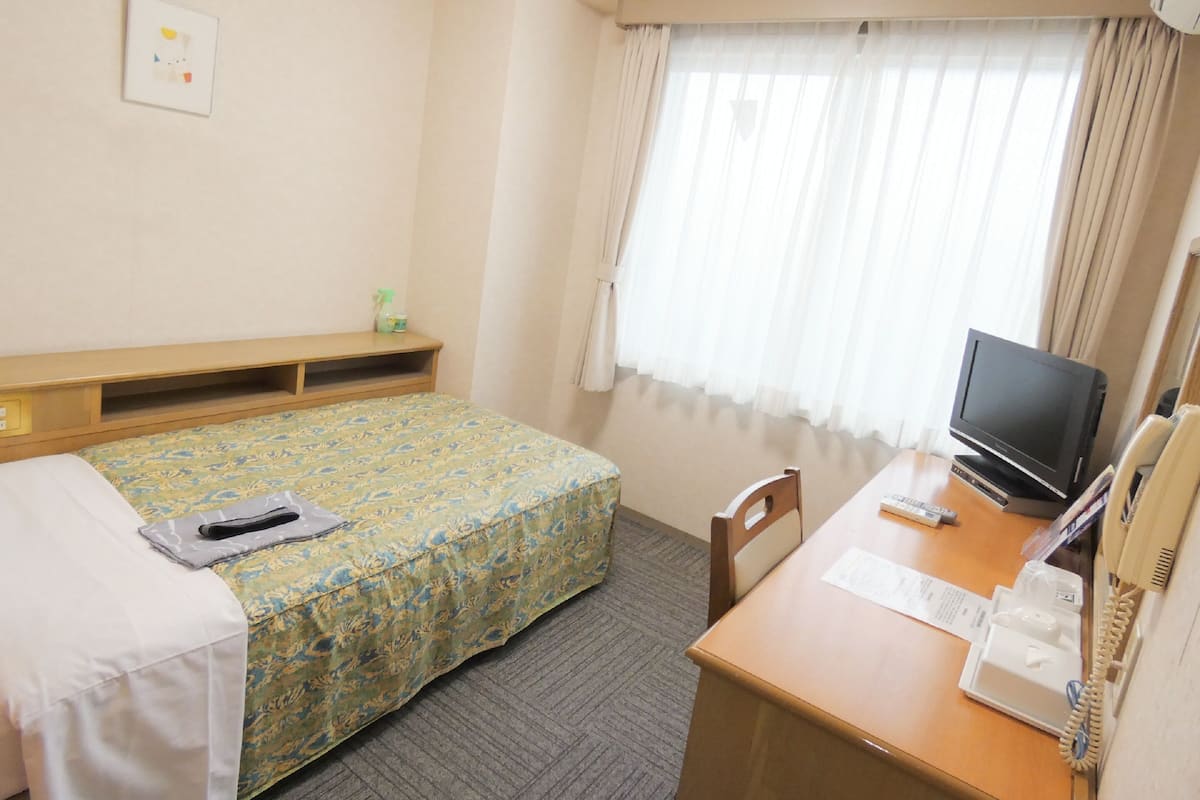 Blackout curtains, iron/ironing board, free WiFi