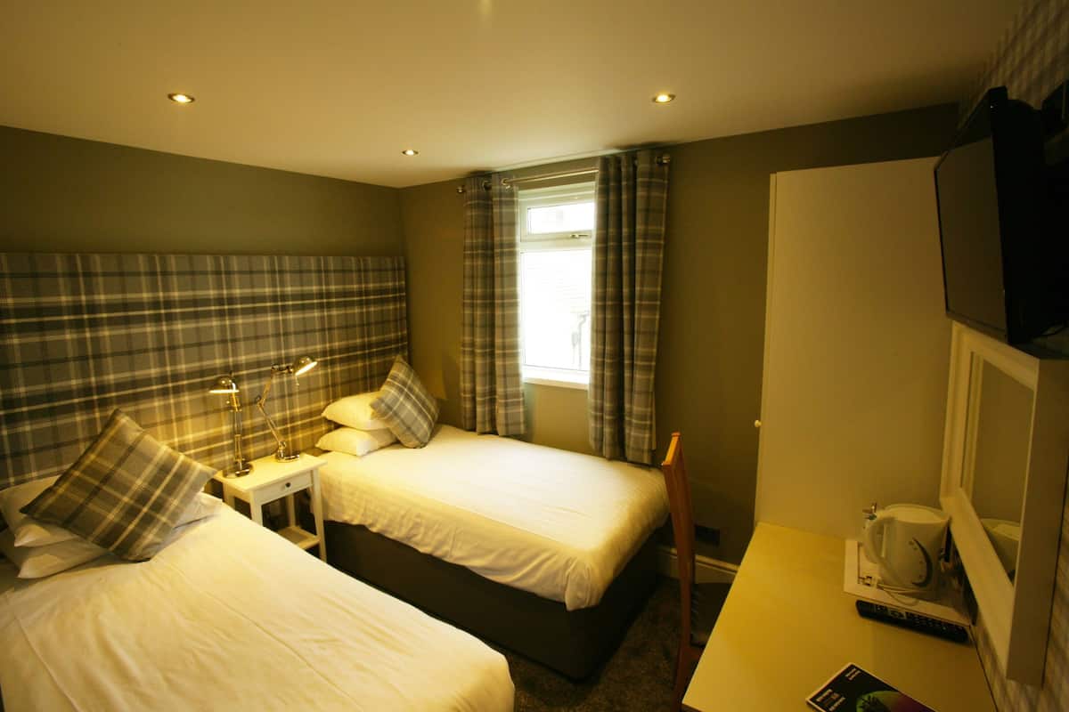 twin room | iron/ironing board, free wifi