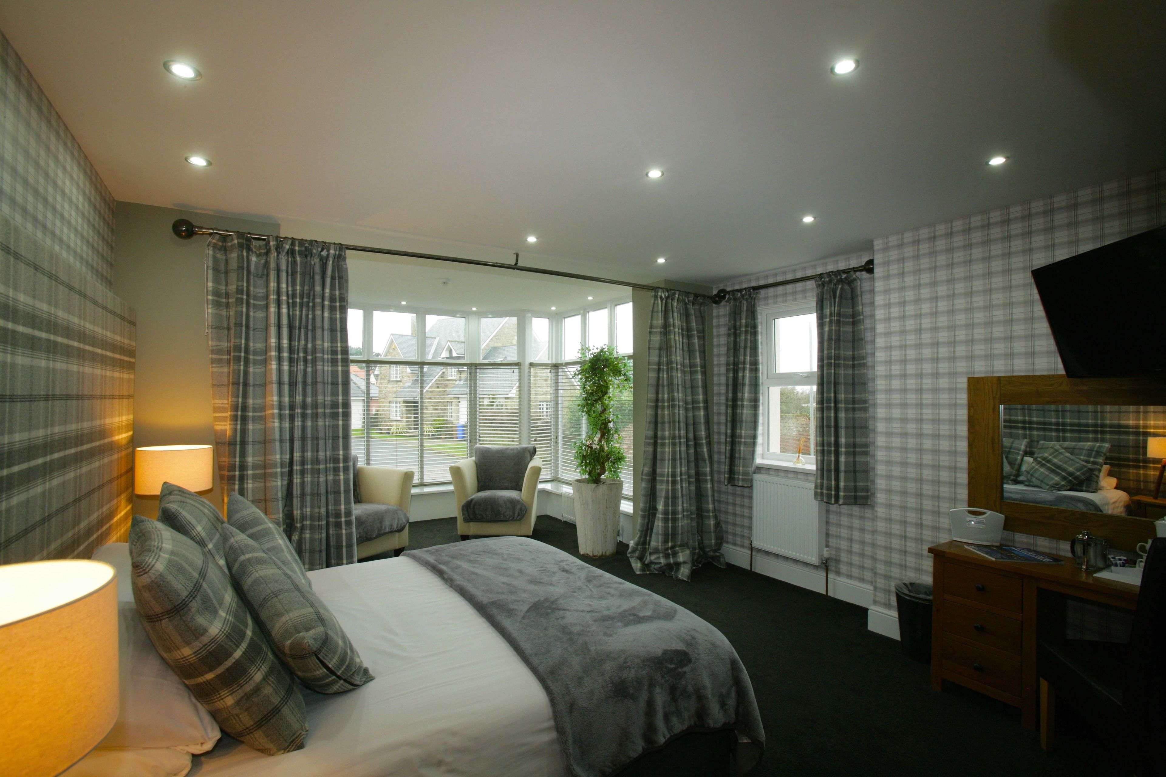 deluxe double room | iron/ironing board, free wifi