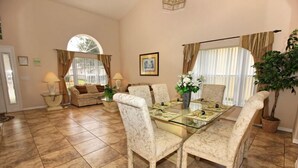 Appartement, plusieurs chambres | Restauration dans la chambre