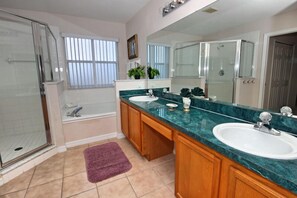 Apartment, Multiple Bedrooms | Bathroom | Hair dryer