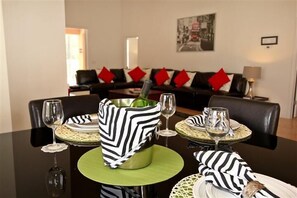 Leilighet, flere soverom | Spiseområde på rommet