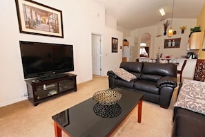 Apartment, Multiple Bedrooms | Living area