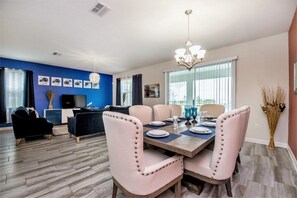 Apartment, Multiple Bedrooms | In-room dining - 1501MB (Davenport)