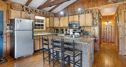 4BR, bañera de hidromasaje, vistas de abuelo Mtn, cerca de Beech Mtn, Sugar Mtn, Valle Crucis, BR Parkway