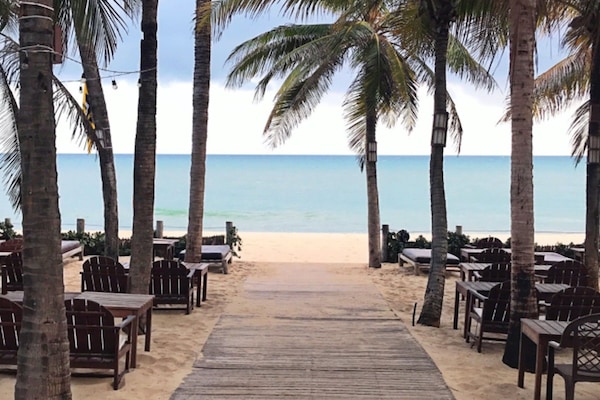 En la playa y toallas de playa
