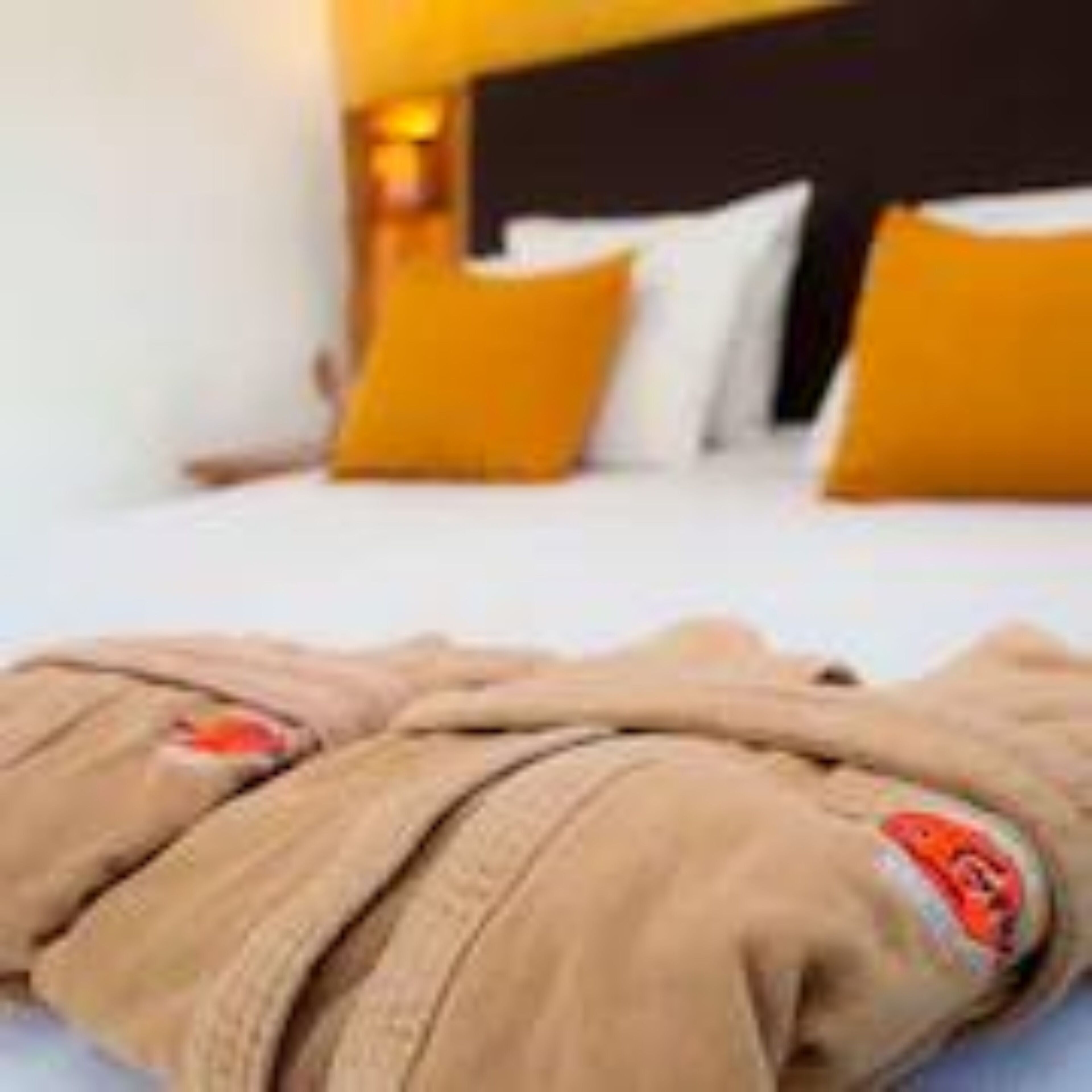 Minibar, két bảo mật tại phòng, màn/rèm cản sáng 