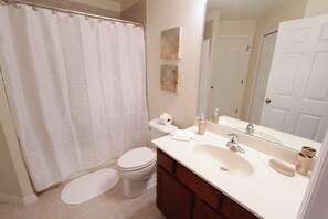 Apartment, Multiple Bedrooms | Bathroom