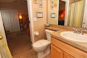 Bathroom - 1135 TROC (Davenport)