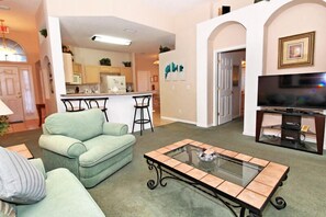 Huoneisto, useita makuuhuoneita | Olohuone