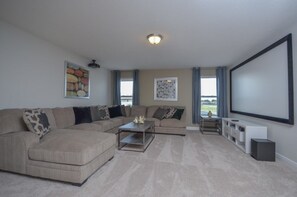 Apartment, Multiple Bedrooms | Living area