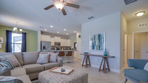 Apartment, Multiple Bedrooms | Living area - 5345OAV (Davenport)