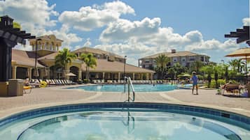 Piscine extérieure, piscine chauffée