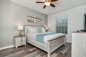 3 bedrooms, desk, iron/ironing board, travel cot