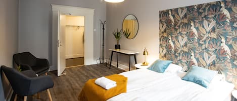 Double Room, Shared Bathroom | Individually decorated, iron/ironing board, free WiFi, bed sheets