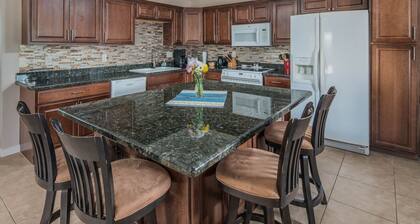 Come visit Lake Powell! Hiking, boating, kayaking, and paddle board!