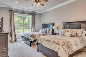 2 habitaciones, tabla de planchar con plancha, wifi y ropa de cama 