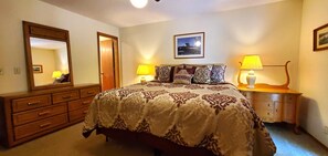 2 slaapkamers, een strijkplank/strijkijzer, wifi, beddengoed